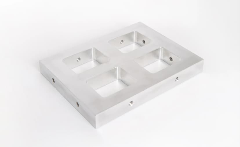 /parts/aluminum-mold/frame4hole.webp